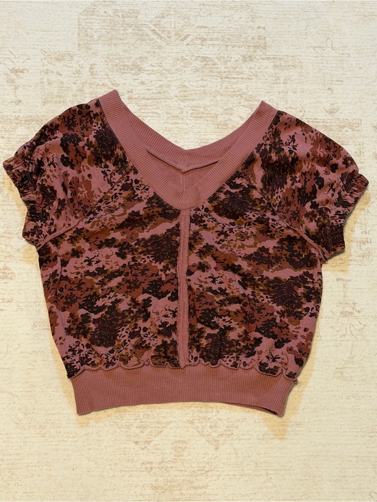 Pilcro Tops - Pilcro Dusty Rose Floral V-Neck Cropped Top